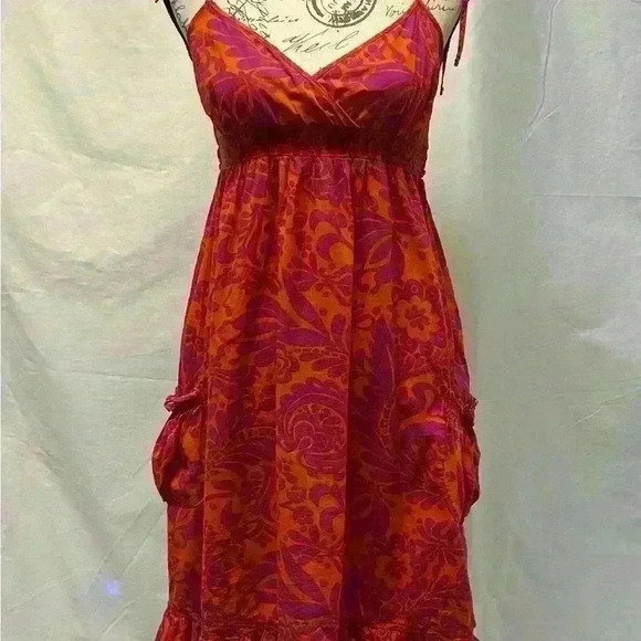 Flowers spaghetti strap midi dress size medium with ruffle hem and pockets. Sz m - Picture 3 of 11